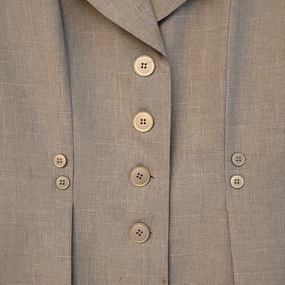 Vintage 1980s Scarlet Pleated Grey Pantsuit with Slit and Button Details - Picture 7 of 16